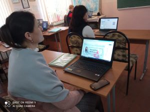 Competența digitală, o abilitate esențială pentru profesori și elevi în secolul XXI