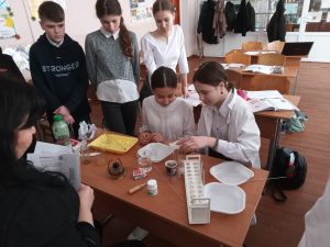 Oră publică la chimie în cl.a VII-a